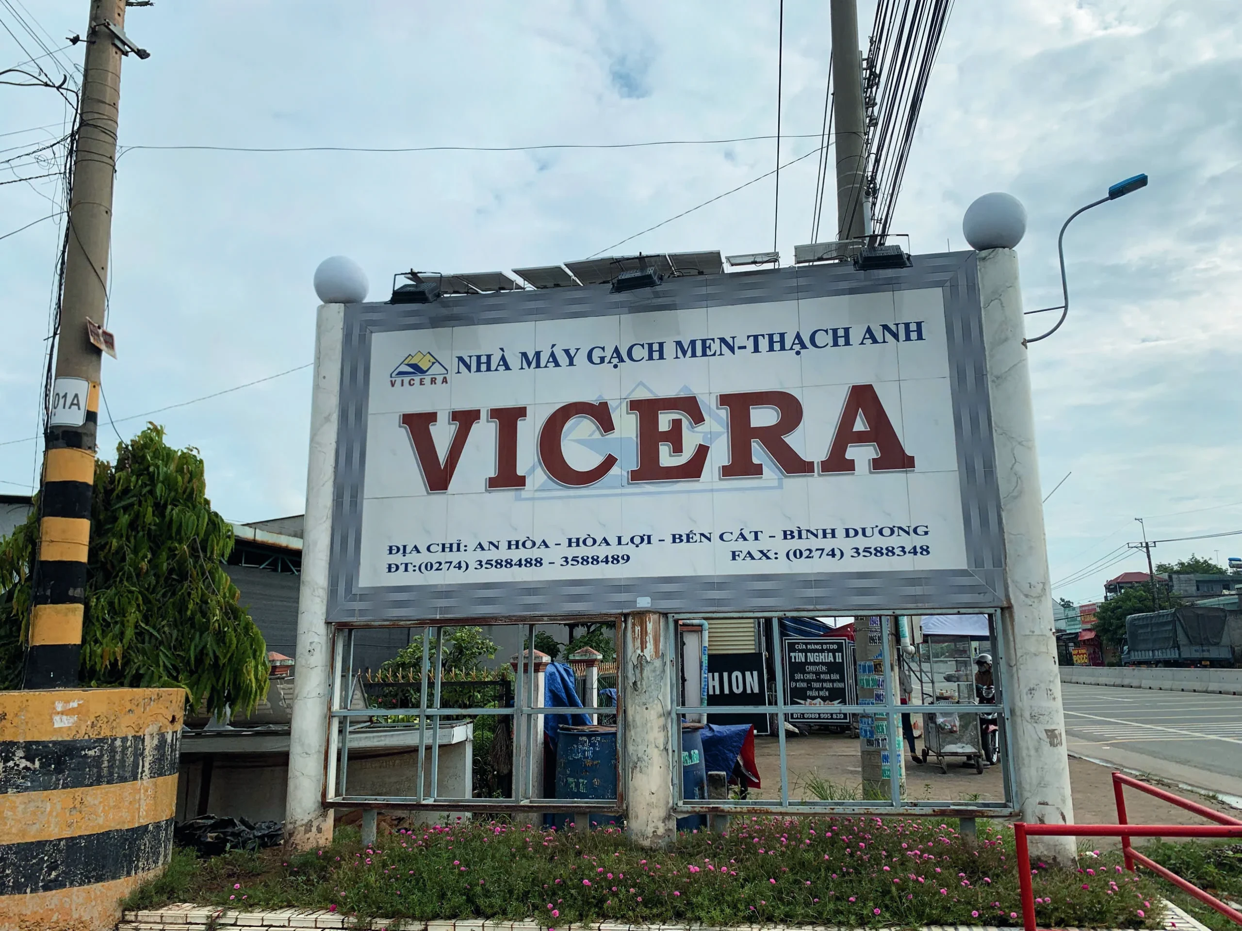 Nhà máy gạch men Vicera
